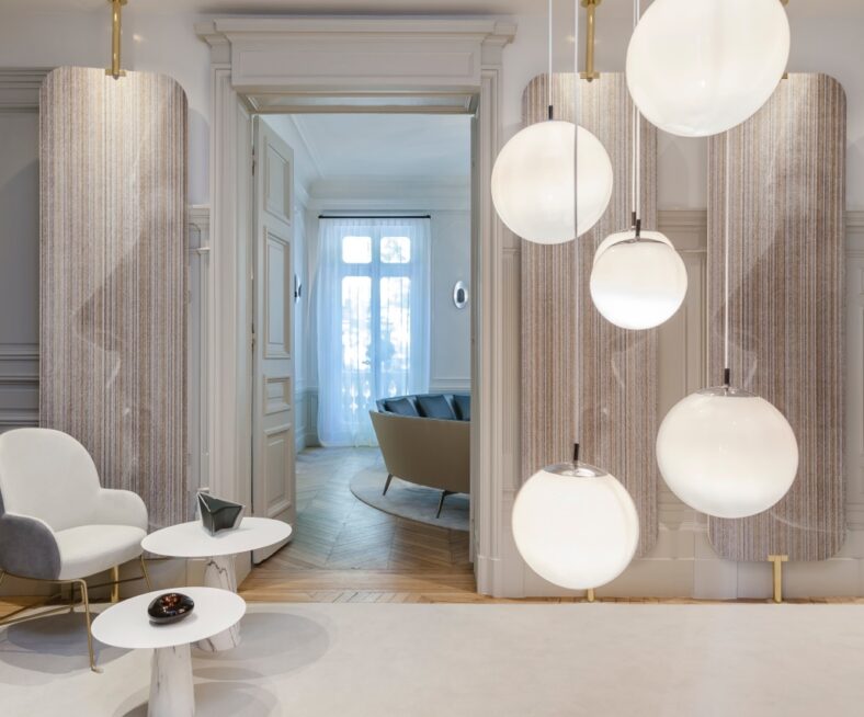 ElecByT - salle d'attente avec luminaire design